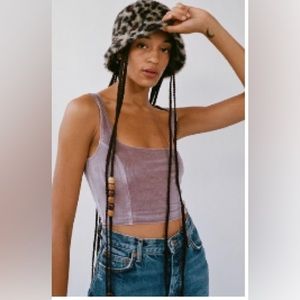 URBAN OUTFITTERS - Maddie Ribbed Velvet Cropped Tank Top